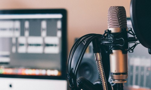 2604 ECM in de media